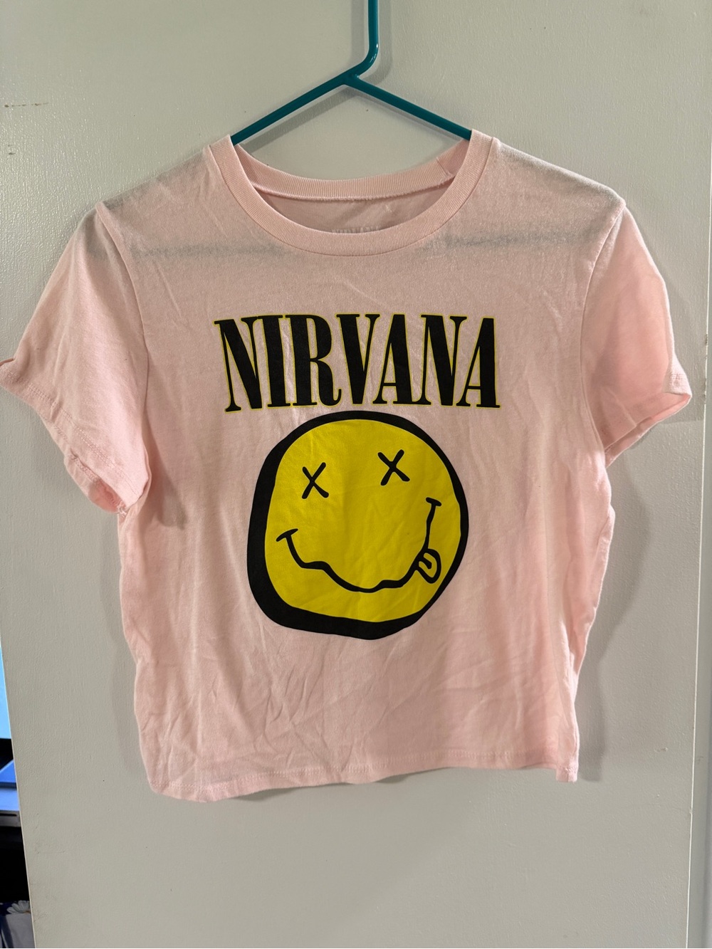 Nirvana Pink women’s ' Graphic fitted Tee size large